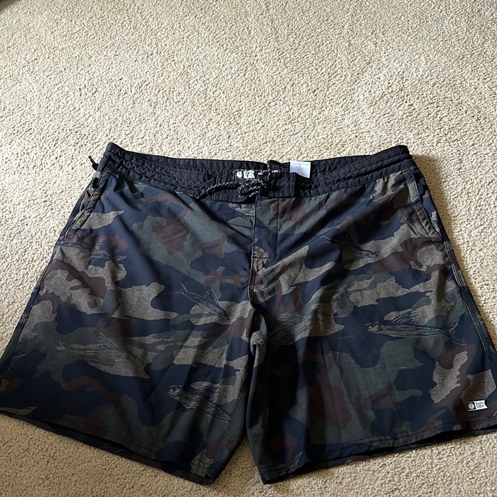 Salty crew board shorts size 42
